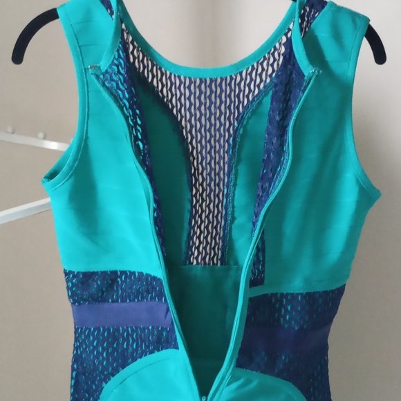 Aqua & Navy body con dress - Picture 10 of 11